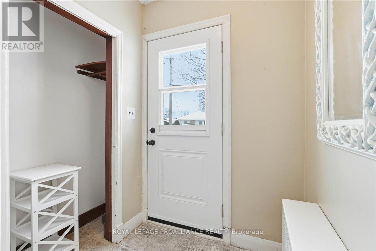 












322 DUFFERIN AVENUE

,
Belleville (Belleville Ward),




Ontario
K8N3X7

