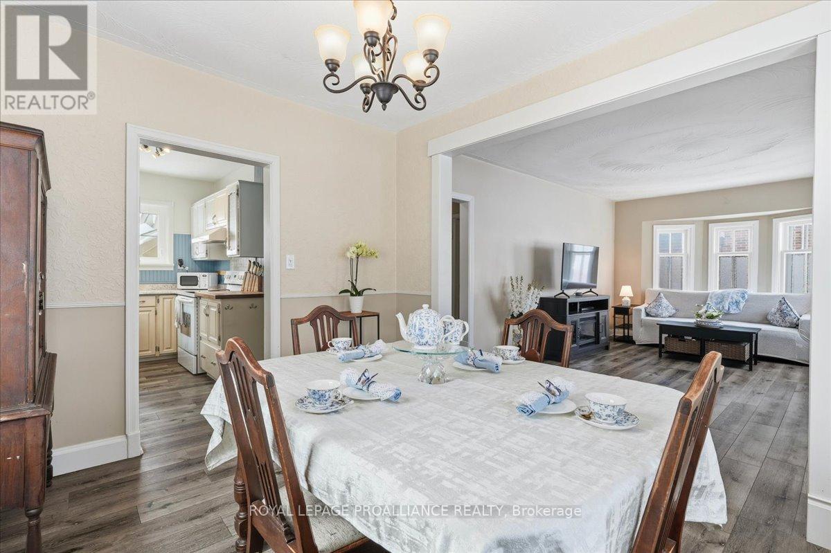 












322 DUFFERIN AVENUE

,
Belleville (Belleville Ward),




Ontario
K8N3X7

