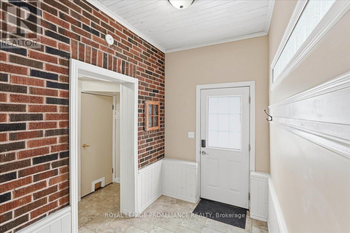 












322 DUFFERIN AVENUE

,
Belleville (Belleville Ward),




Ontario
K8N3X7

