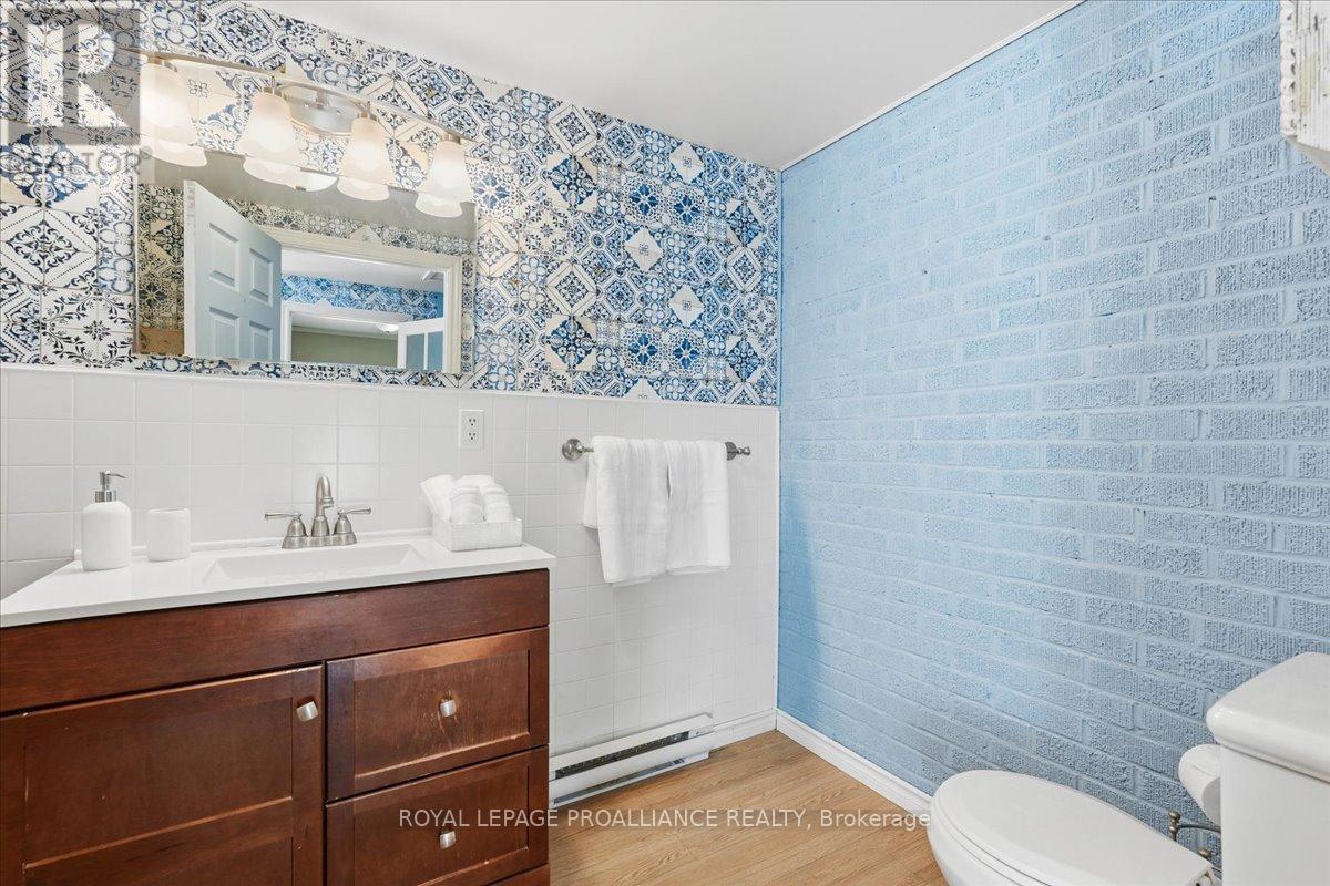 












322 DUFFERIN AVENUE

,
Belleville (Belleville Ward),




Ontario
K8N3X7

