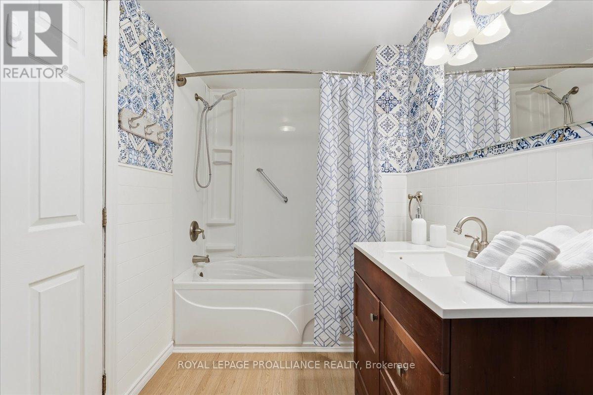 












322 DUFFERIN AVENUE

,
Belleville (Belleville Ward),




Ontario
K8N3X7

