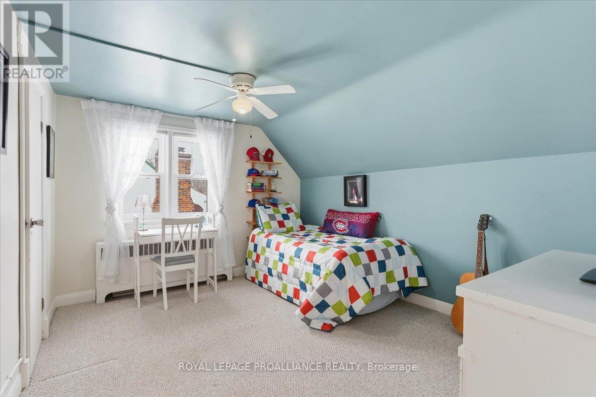 












322 DUFFERIN AVENUE

,
Belleville (Belleville Ward),




Ontario
K8N3X7

