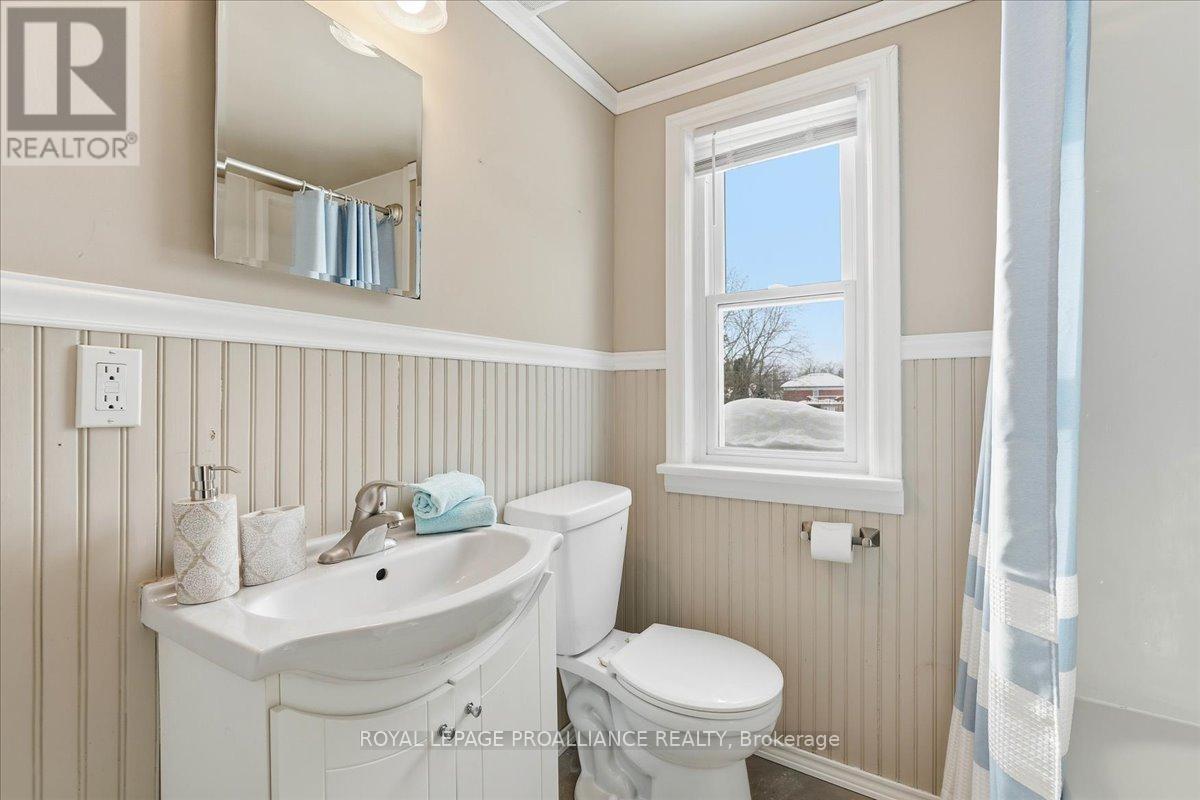 












322 DUFFERIN AVENUE

,
Belleville (Belleville Ward),




Ontario
K8N3X7

