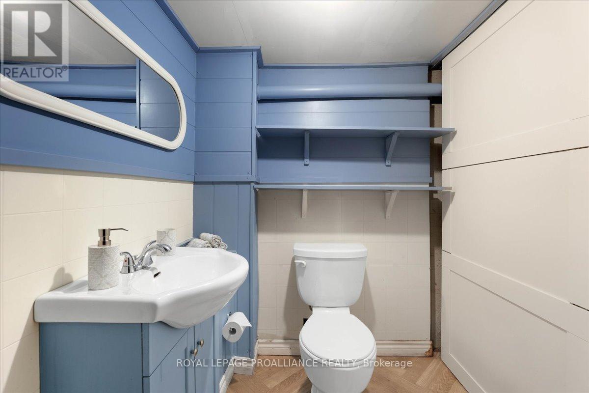 












322 DUFFERIN AVENUE

,
Belleville (Belleville Ward),




Ontario
K8N3X7

