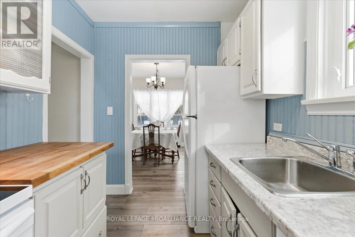 












322 DUFFERIN AVENUE

,
Belleville (Belleville Ward),




Ontario
K8N3X7

