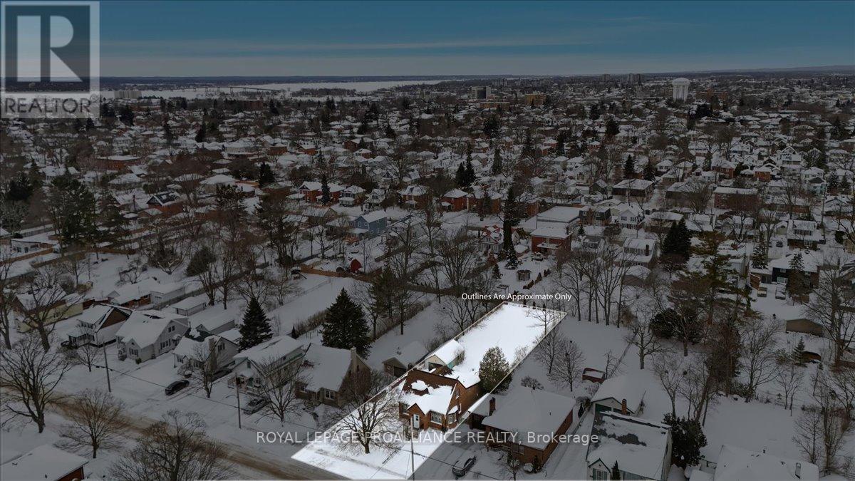 












322 DUFFERIN AVENUE

,
Belleville (Belleville Ward),




Ontario
K8N3X7

