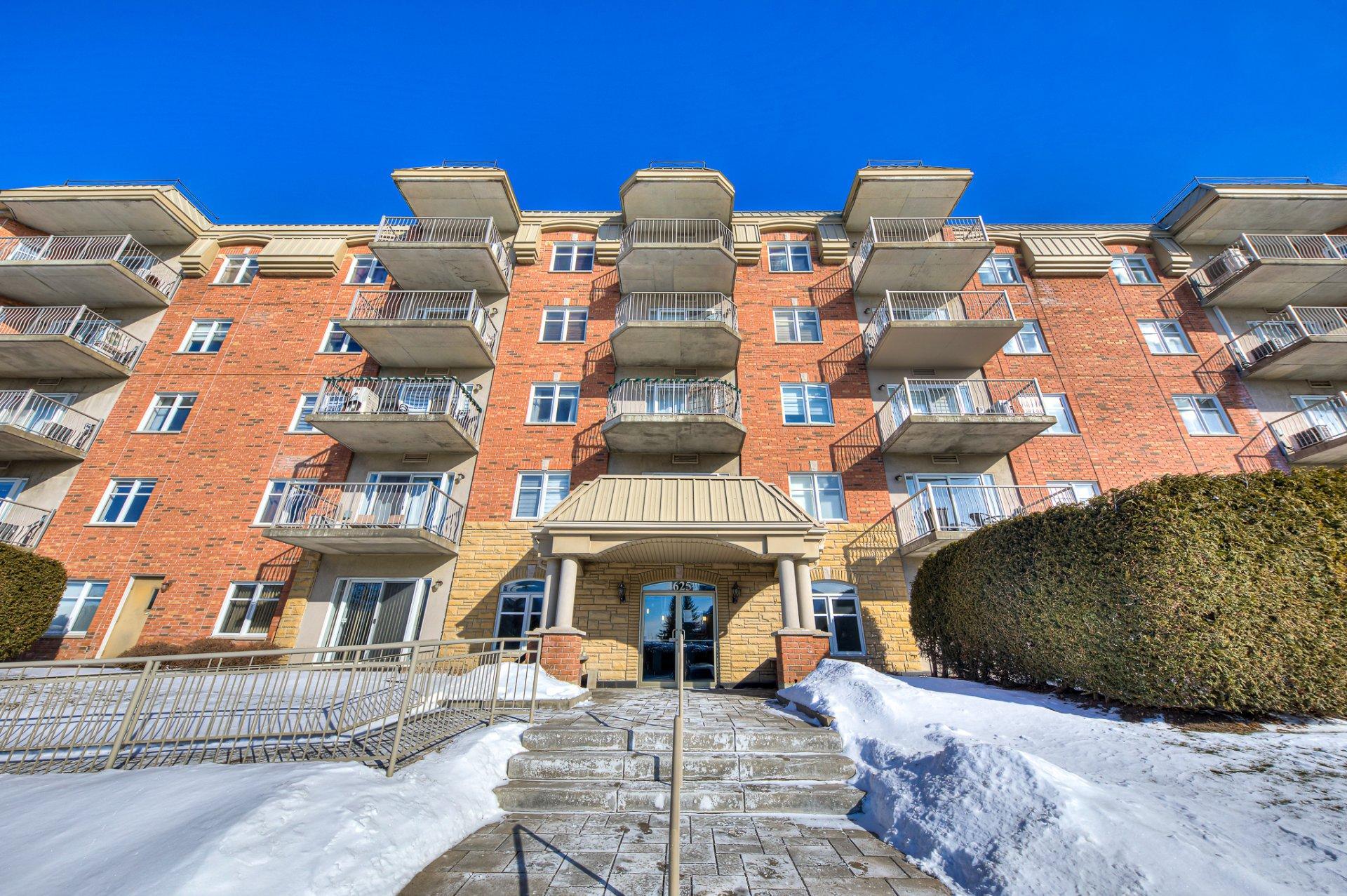 









4625

 - 406


Av. Félix-Leclerc

,
Montréal (Saint-Laurent),




QC
H4R3J3

