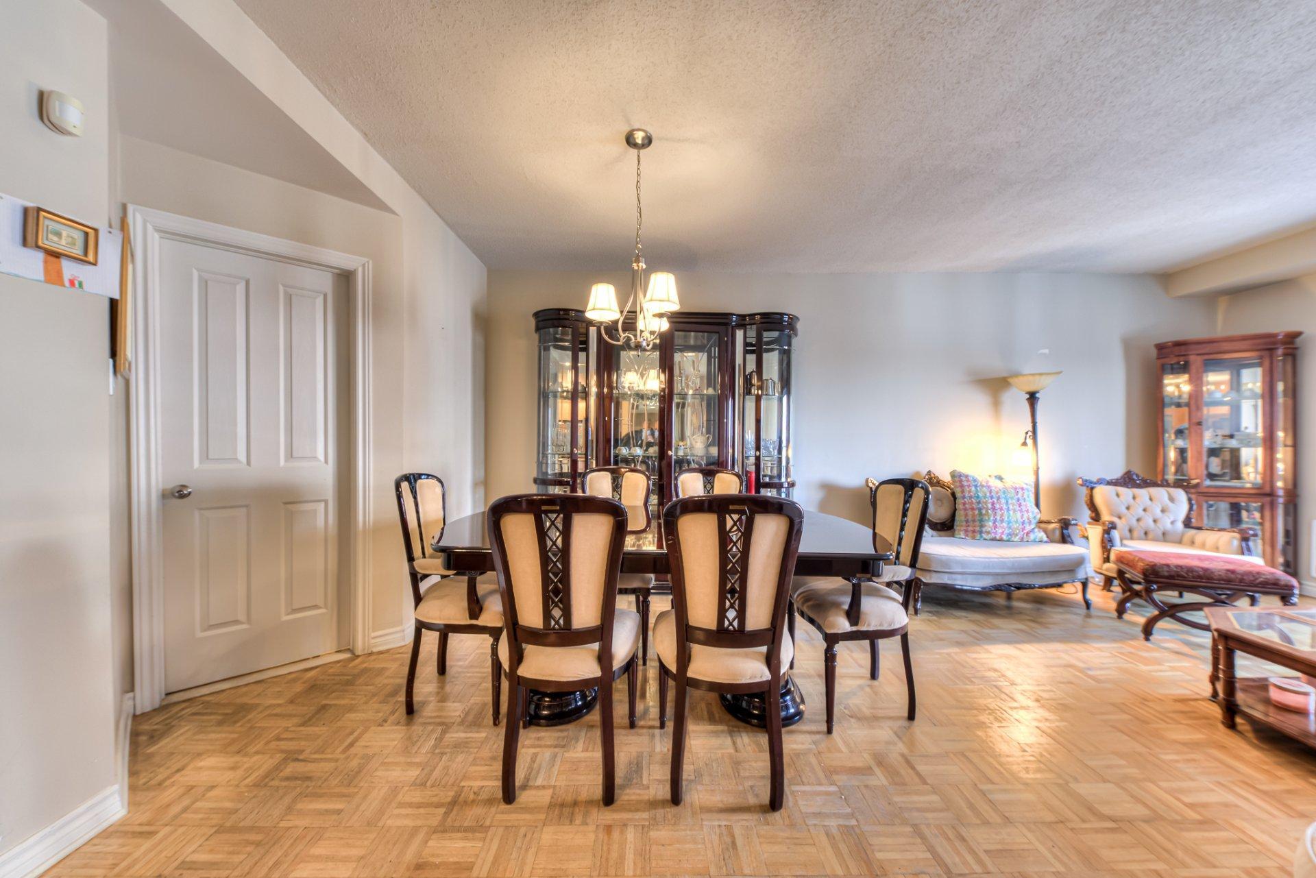 









4625

 - 406


Av. Félix-Leclerc

,
Montréal (Saint-Laurent),




QC
H4R3J3

