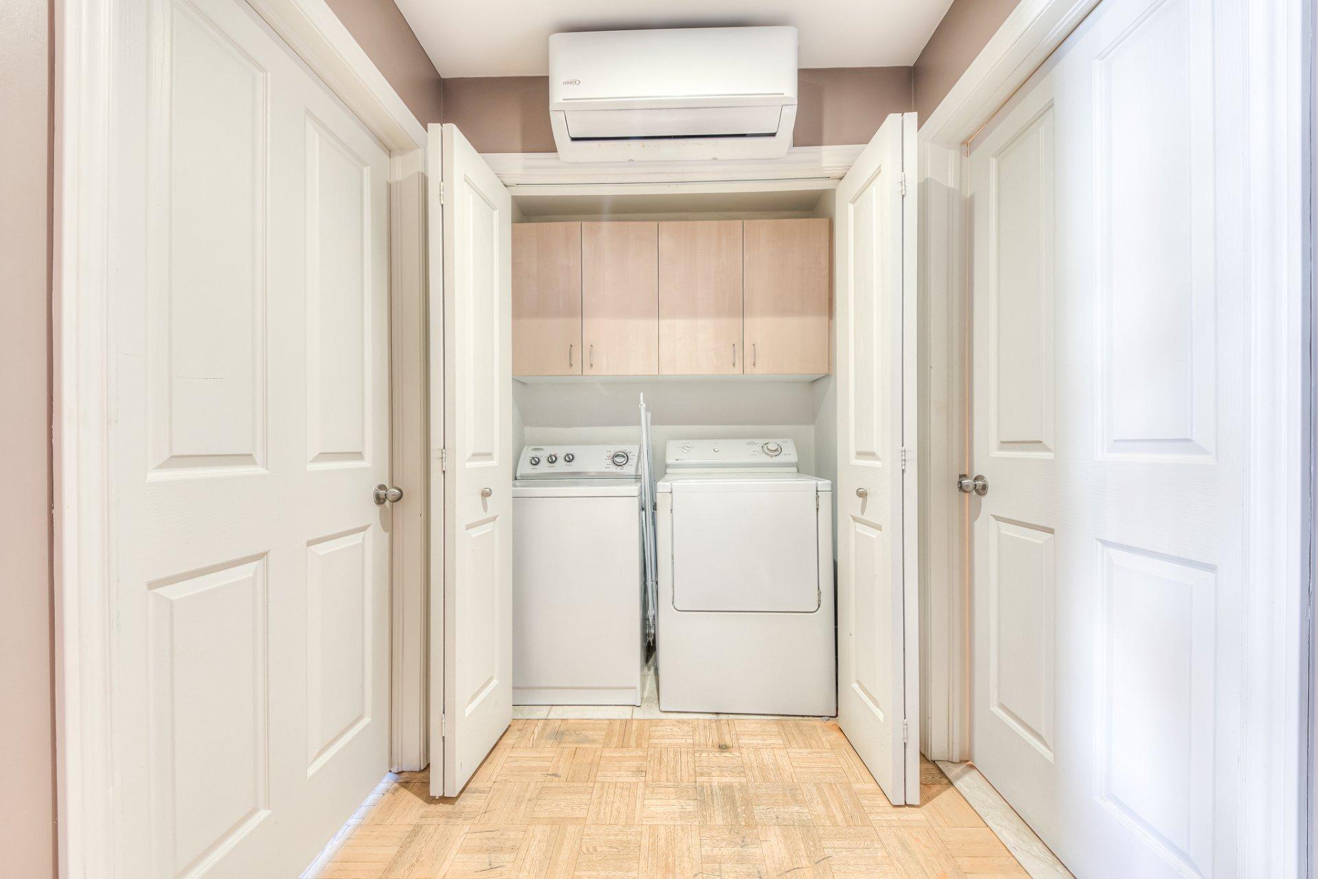 









4625

 - 406


Av. Félix-Leclerc

,
Montréal (Saint-Laurent),




QC
H4R3J3

