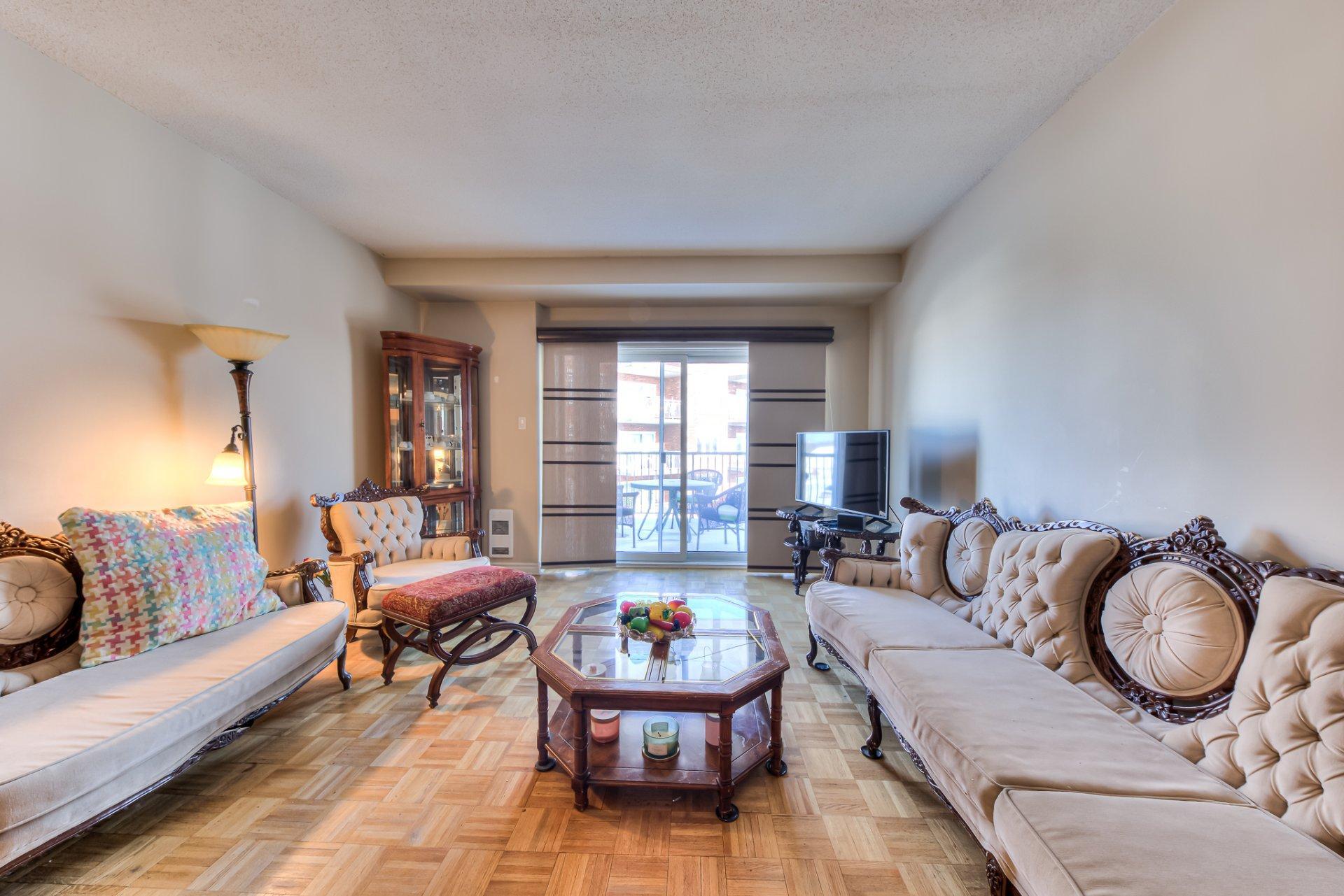 









4625

 - 406


Av. Félix-Leclerc

,
Montréal (Saint-Laurent),




QC
H4R3J3

