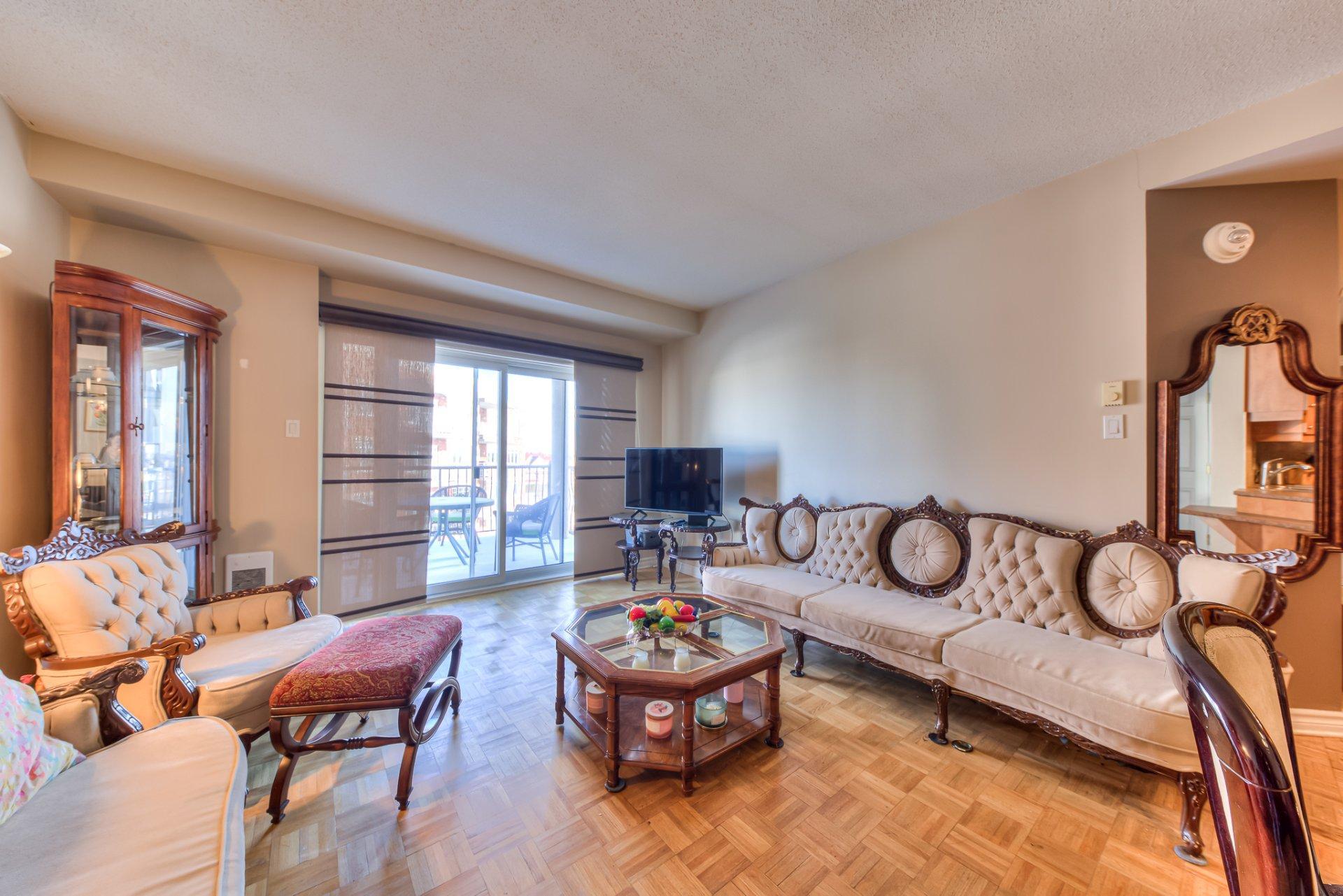 









4625

 - 406


Av. Félix-Leclerc

,
Montréal (Saint-Laurent),




QC
H4R3J3

