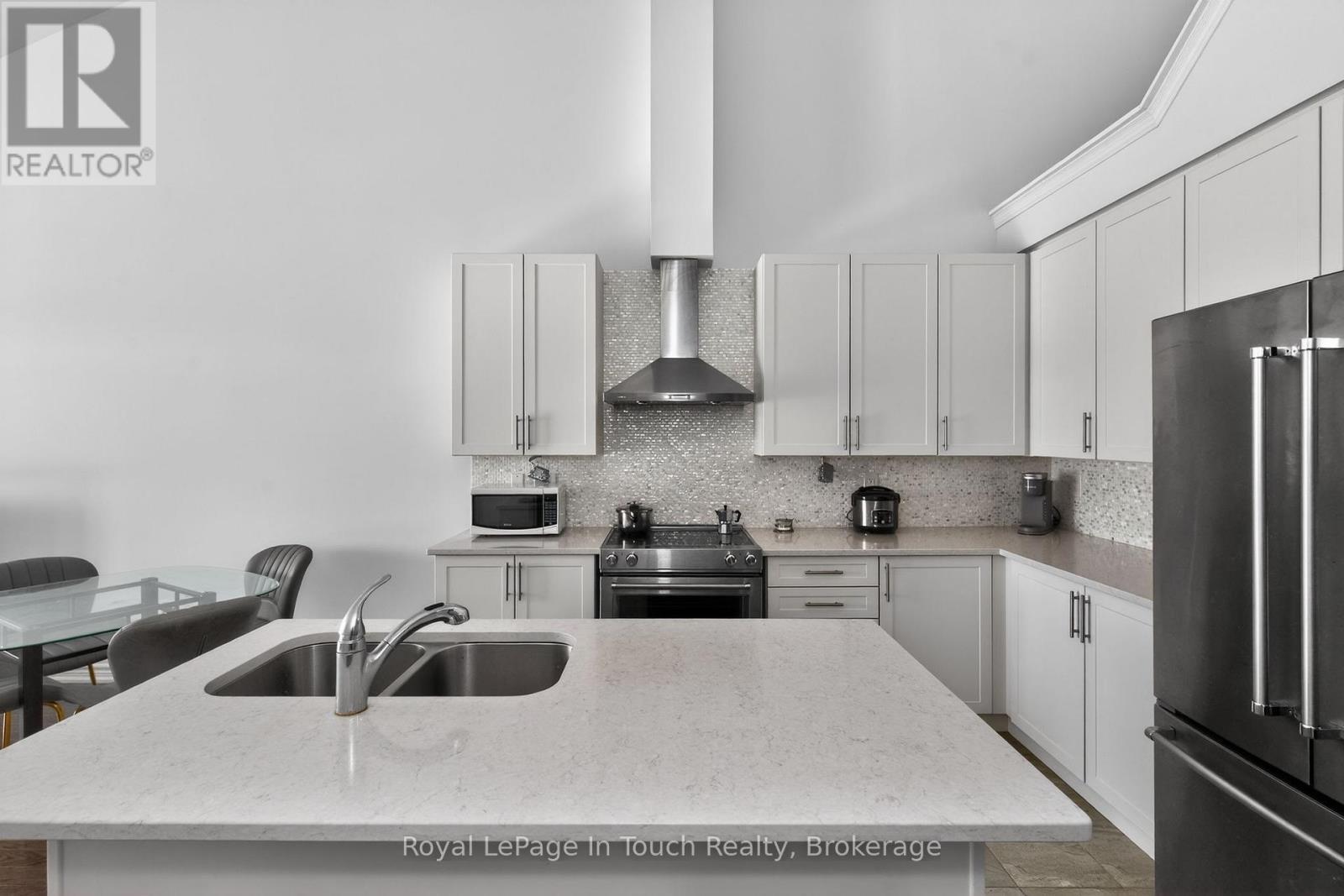 












635 BAYPORT BOULEVARD

,
Midland,




Ontario
L4R5H6

