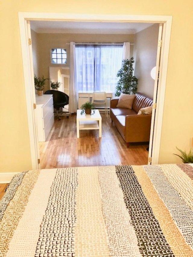 









5280


Rue St-Denis

,
Montréal (Le Plateau-Mont-Royal),




QC
H2J2M3

