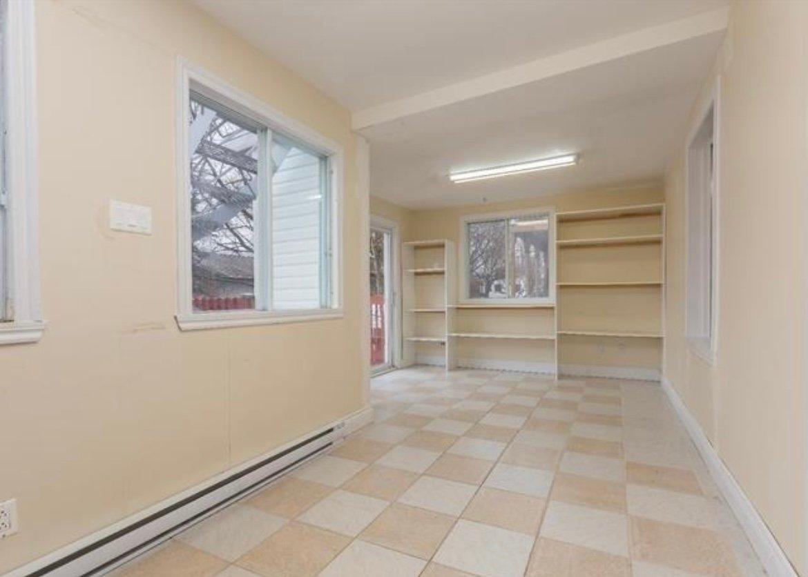 









50

 - 52


Av. Léo-Lacombe

,
Laval (Laval-des-Rapides),




QC
H7N3Y2

