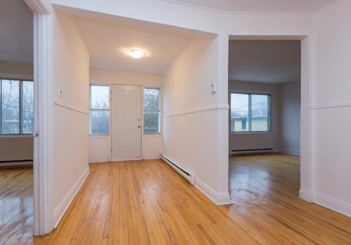 









50

 - 52


Av. Léo-Lacombe

,
Laval (Laval-des-Rapides),




QC
H7N3Y2

