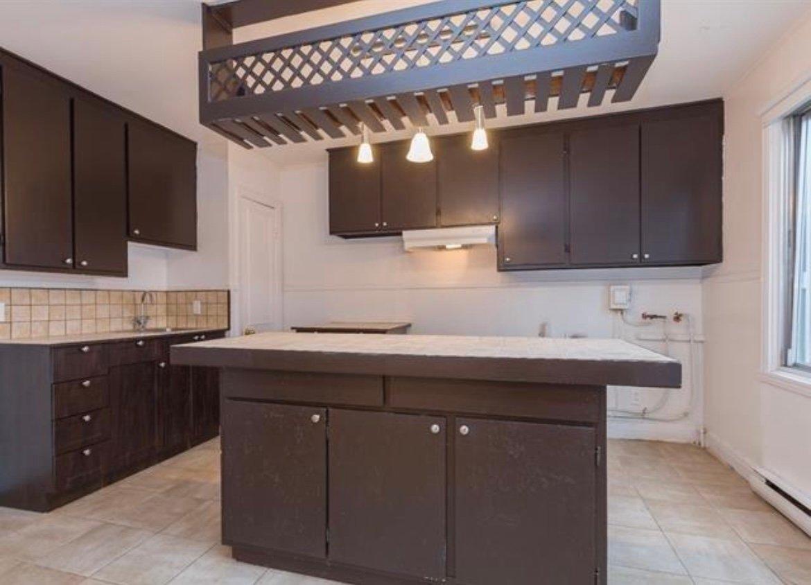 









50

 - 52


Av. Léo-Lacombe

,
Laval (Laval-des-Rapides),




QC
H7N3Y2

