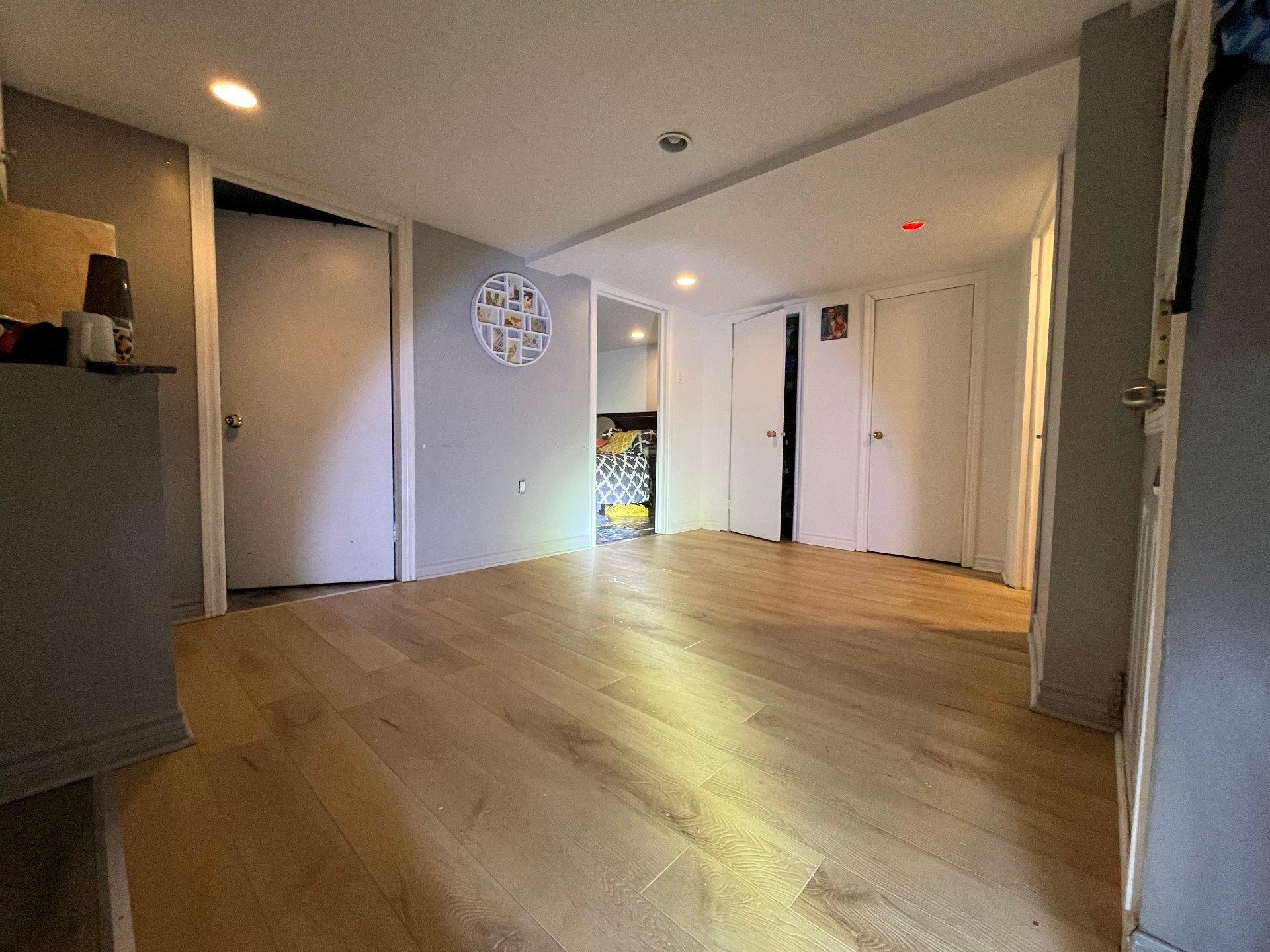 









50

 - 52


Av. Léo-Lacombe

,
Laval (Laval-des-Rapides),




QC
H7N3Y2

