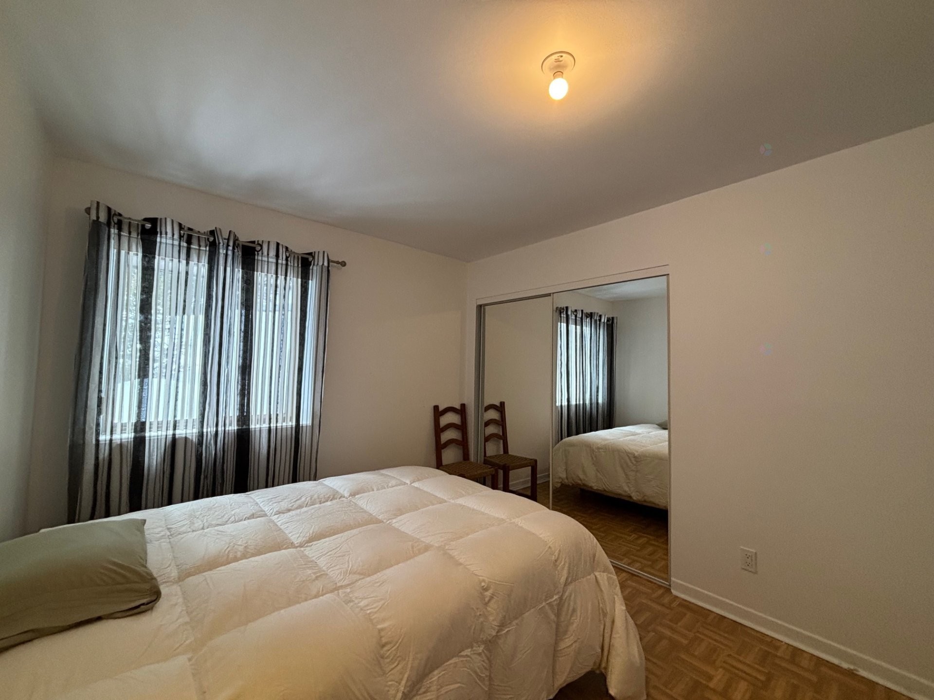 









190


Rue Desjardins

,
Sainte-Agathe-des-Monts,




QC
J8C2W9

