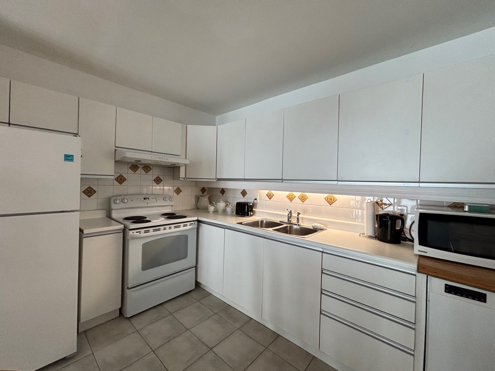 









190


Rue Desjardins

,
Sainte-Agathe-des-Monts,




QC
J8C2W9

