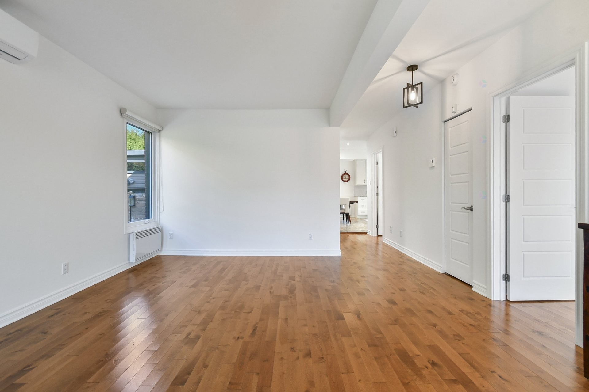 









9453


Rue Parthenais

,
Montréal (Villeray/Saint-Michel/Parc-Extension),




QC
H1Z2N8

