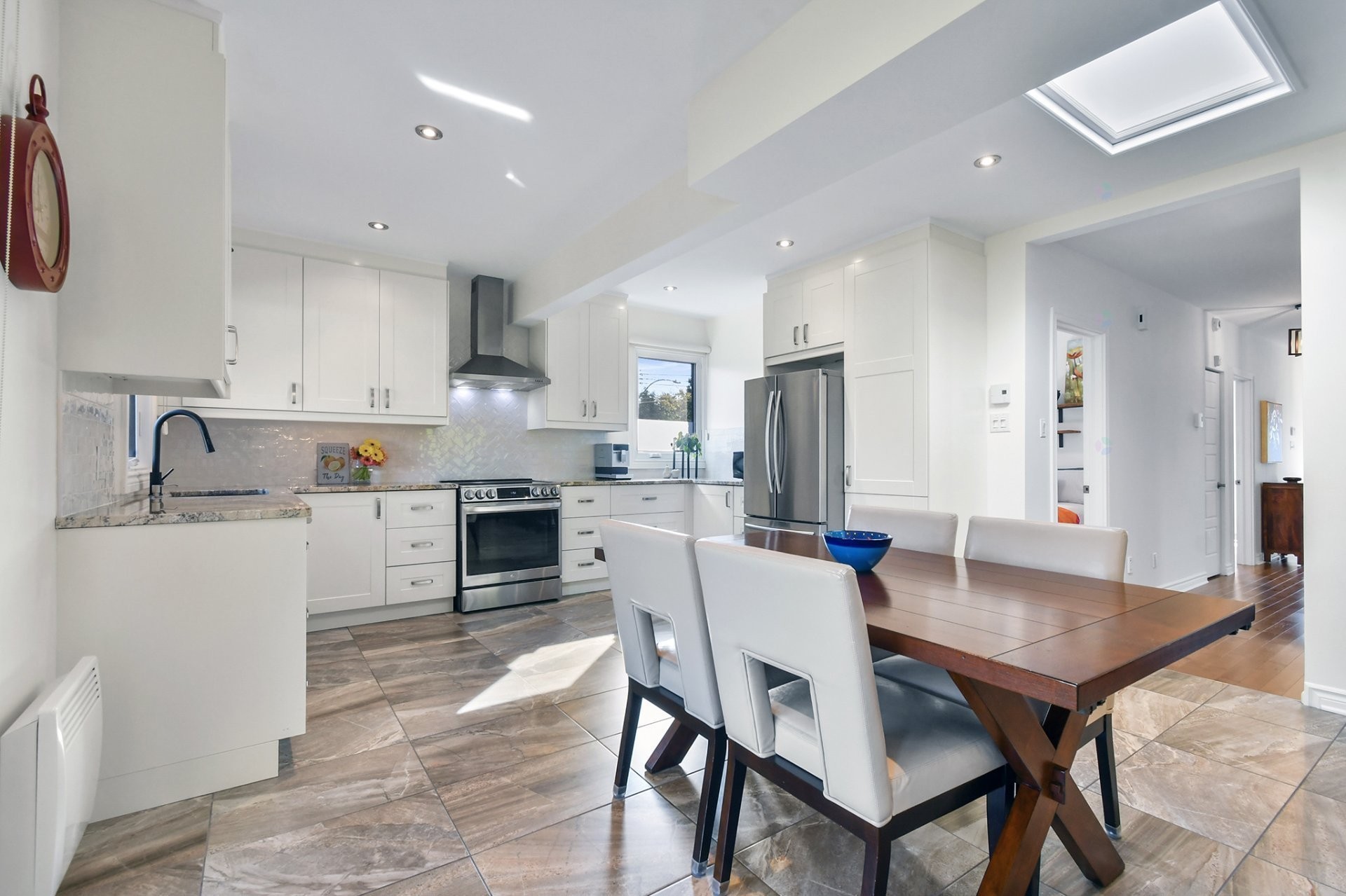 









9453


Rue Parthenais

,
Montréal (Villeray/Saint-Michel/Parc-Extension),




QC
H1Z2N8


