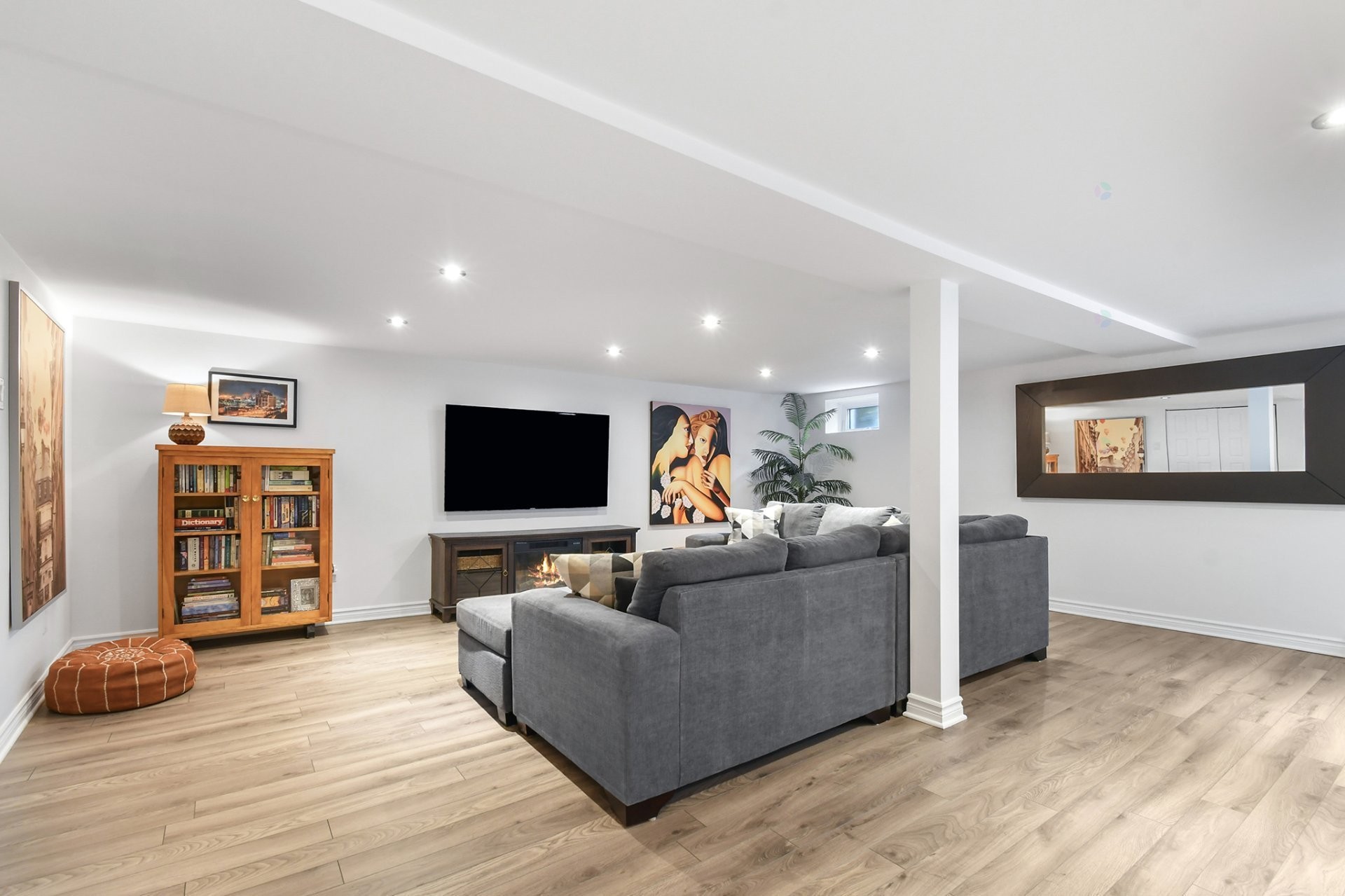 









9453


Rue Parthenais

,
Montréal (Villeray/Saint-Michel/Parc-Extension),




QC
H1Z2N8

