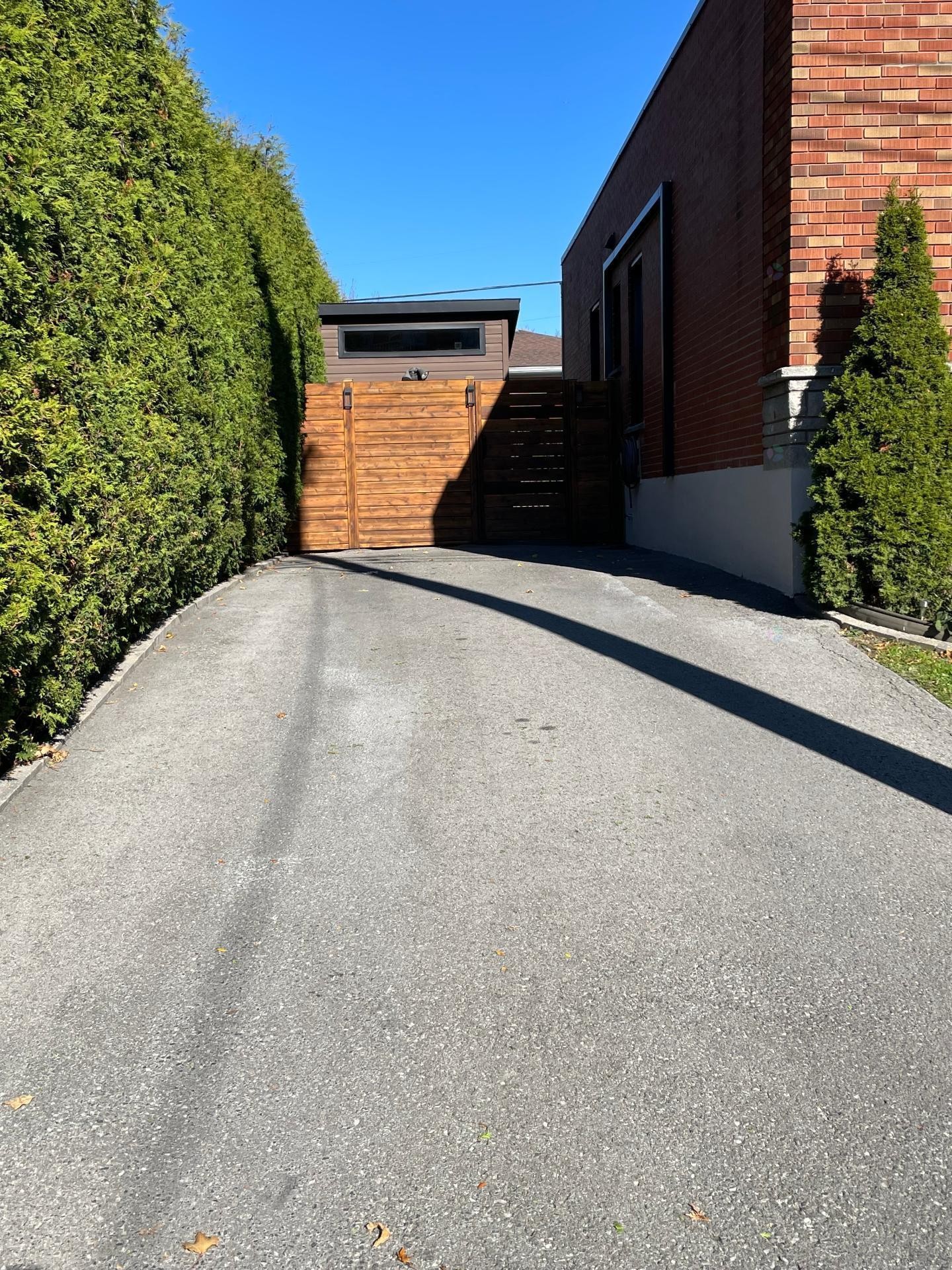 









9453


Rue Parthenais

,
Montréal (Villeray/Saint-Michel/Parc-Extension),




QC
H1Z2N8

