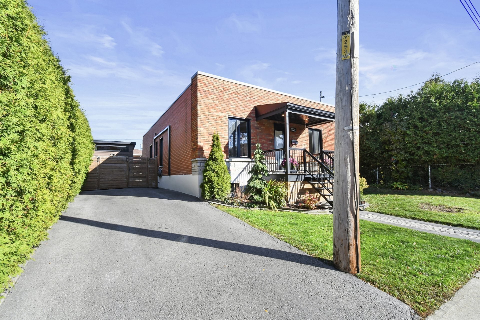 









9453


Rue Parthenais

,
Montréal (Villeray/Saint-Michel/Parc-Extension),




QC
H1Z2N8

