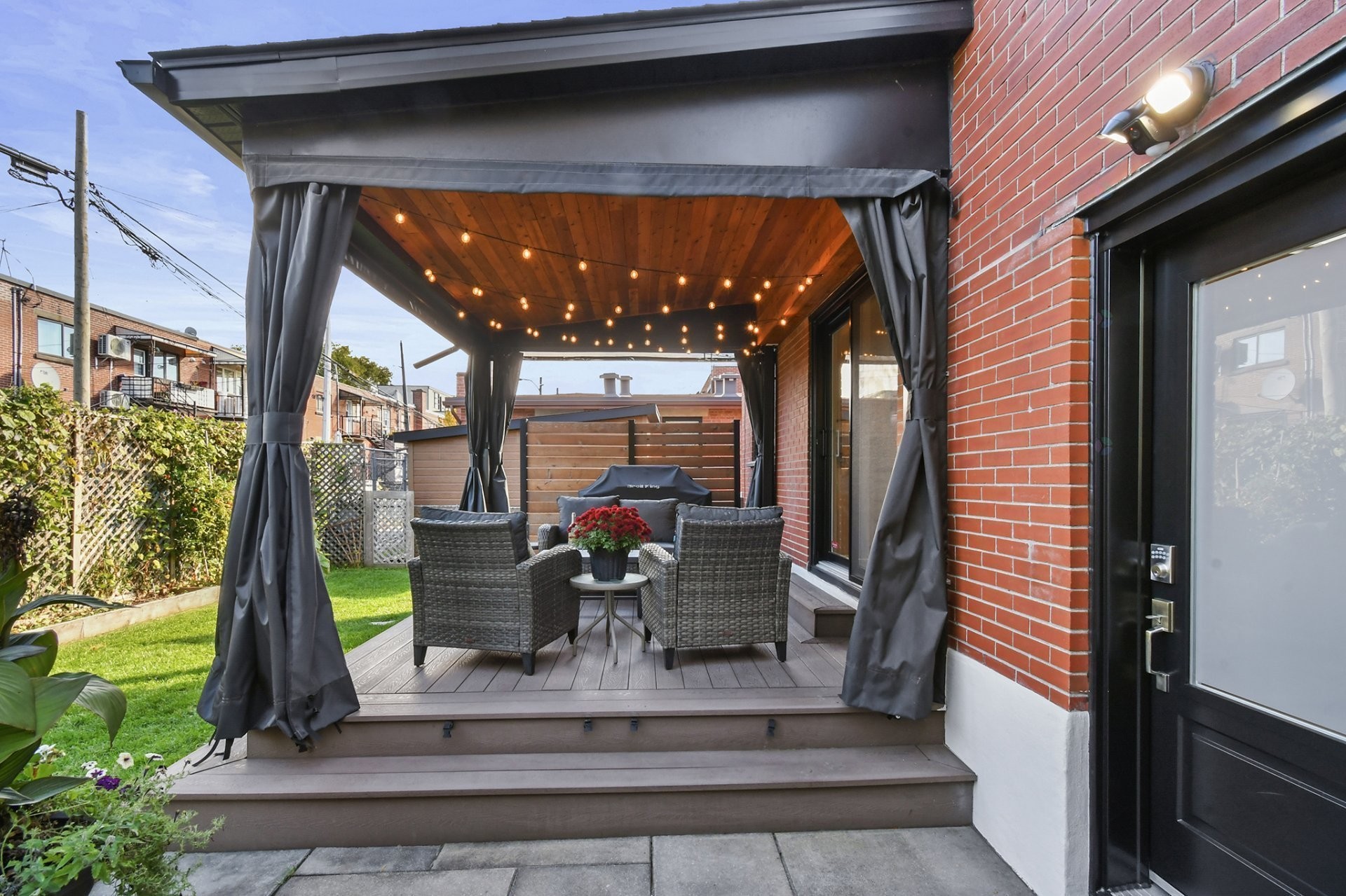 









9453


Rue Parthenais

,
Montréal (Villeray/Saint-Michel/Parc-Extension),




QC
H1Z2N8

