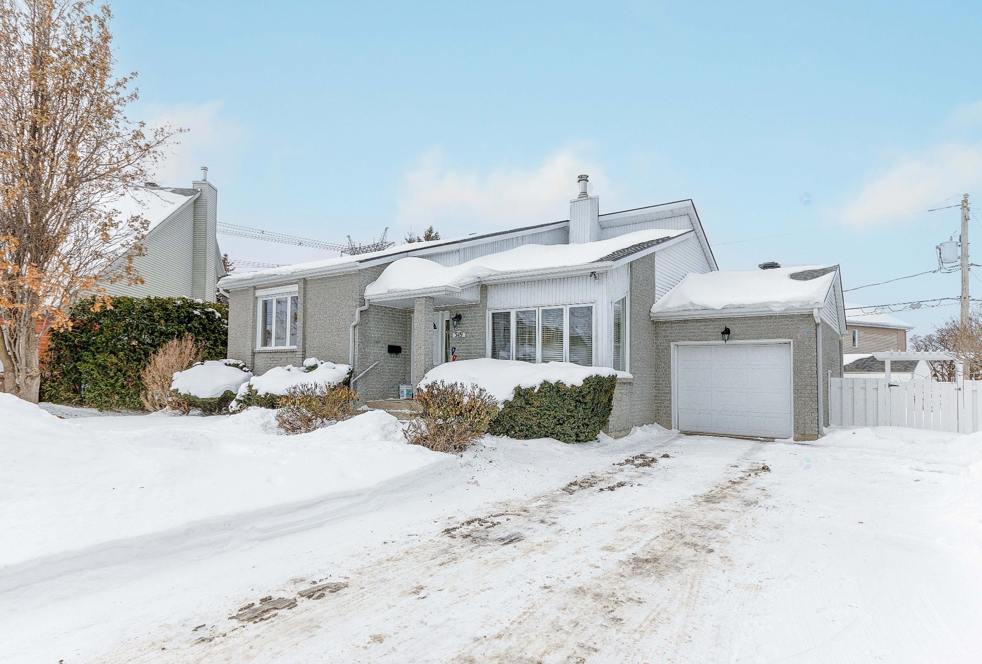 









519


Rue Chapleau

,
Saint-Bruno-de-Montarville,




QC
J3V6C7

