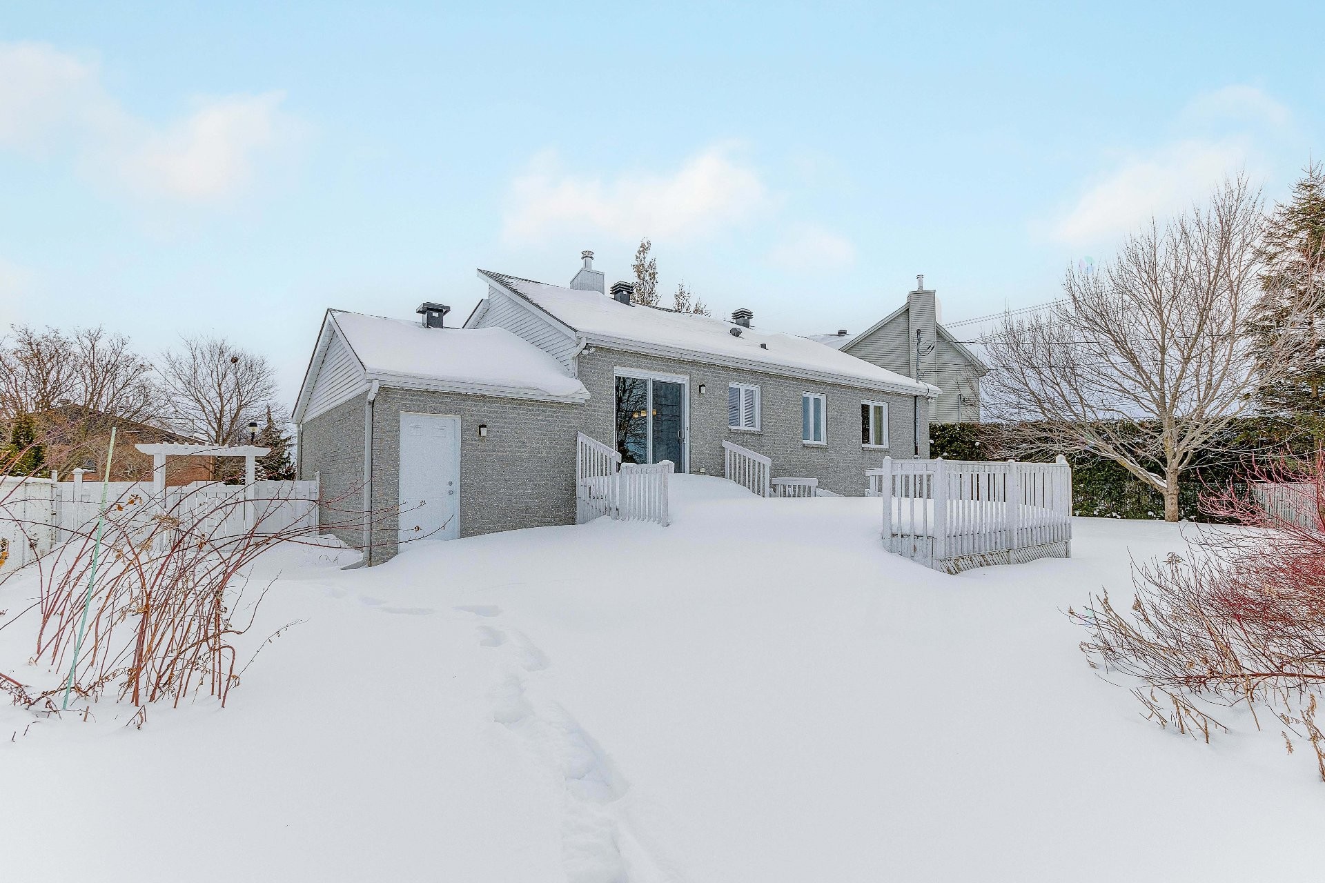 









519


Rue Chapleau

,
Saint-Bruno-de-Montarville,




QC
J3V6C7

