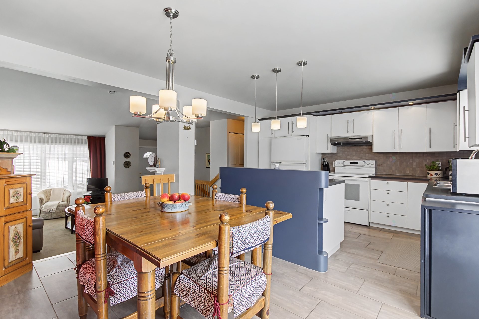 









519


Rue Chapleau

,
Saint-Bruno-de-Montarville,




QC
J3V6C7

