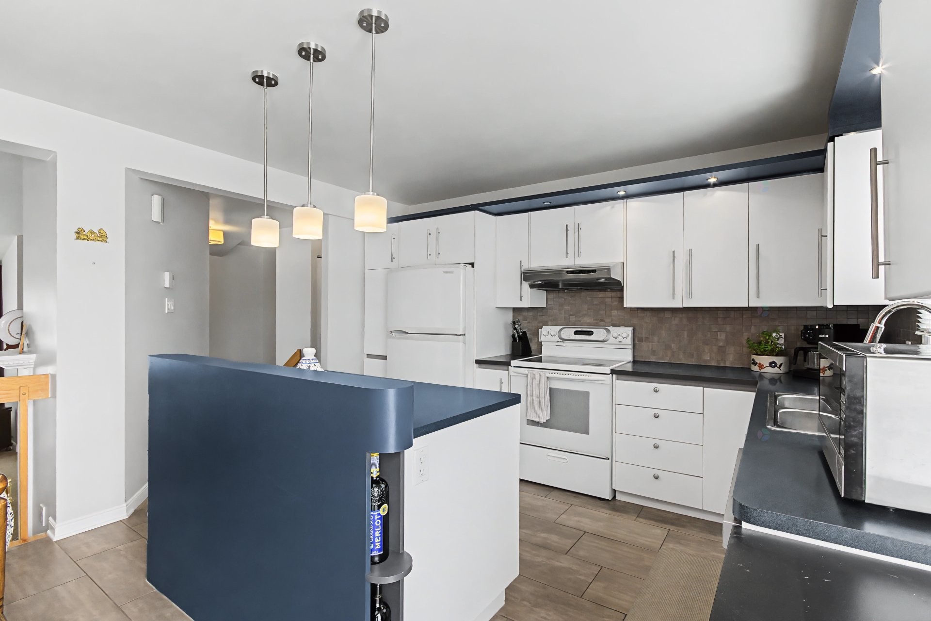 









519


Rue Chapleau

,
Saint-Bruno-de-Montarville,




QC
J3V6C7

