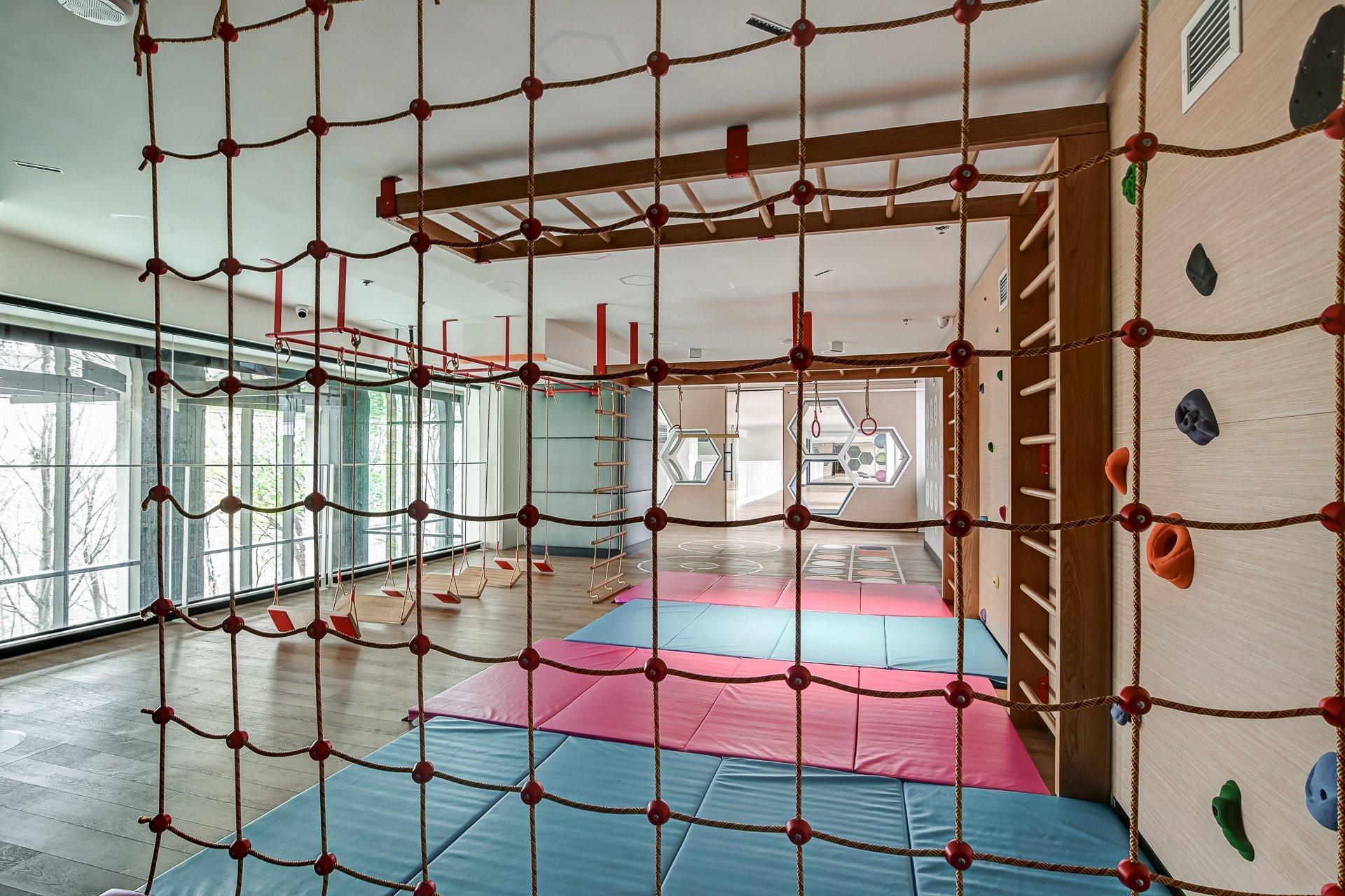 









2020


Boul. René-Lévesque O.

, 912,
Montréal (Ville-Marie),




QC
H3H0B4

