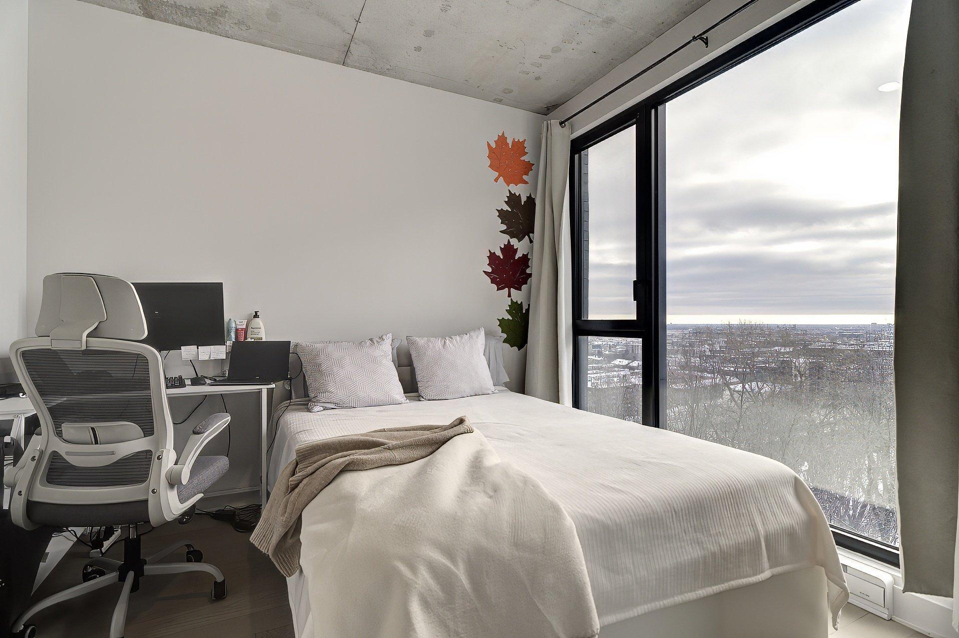 









2020


Boul. René-Lévesque O.

, 912,
Montréal (Ville-Marie),




QC
H3H0B4

