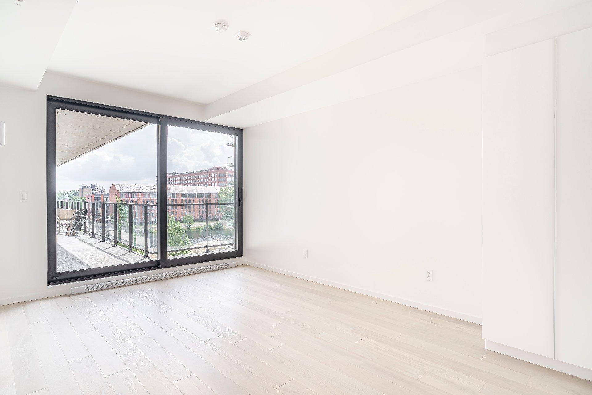 









1616


Rue des Bassins

, 513,
Montréal (Le Sud-Ouest),




QC
H3J0C3

