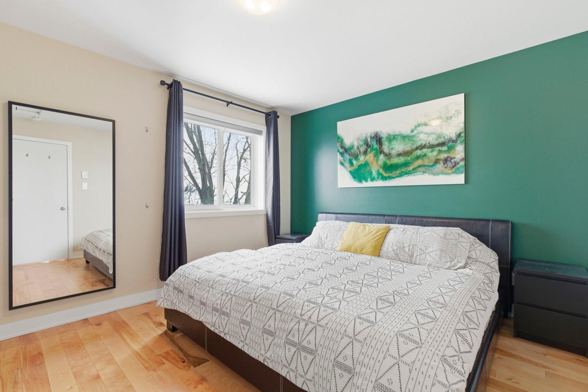 









1688


Rue Soucy

,
Longueuil (Saint-Hubert),




QC
J4T1A3

