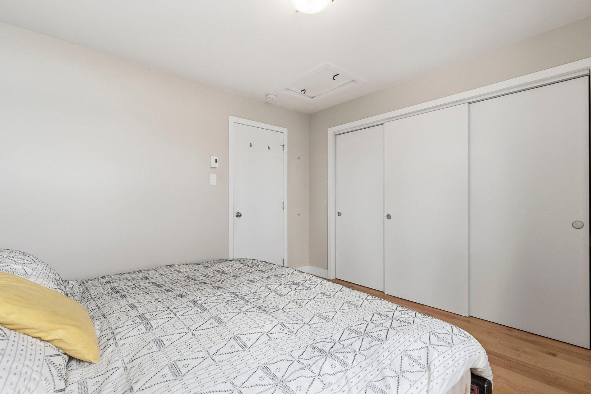 









1688


Rue Soucy

,
Longueuil (Saint-Hubert),




QC
J4T1A3

