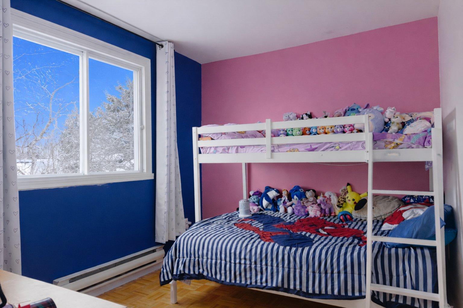 









763


Rue Riverin

,
Longueuil (Le Vieux-Longueuil),




QC
J4L3E5

