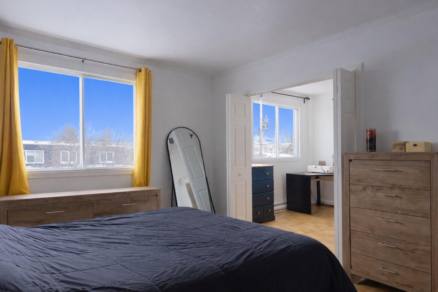 









763


Rue Riverin

,
Longueuil (Le Vieux-Longueuil),




QC
J4L3E5

