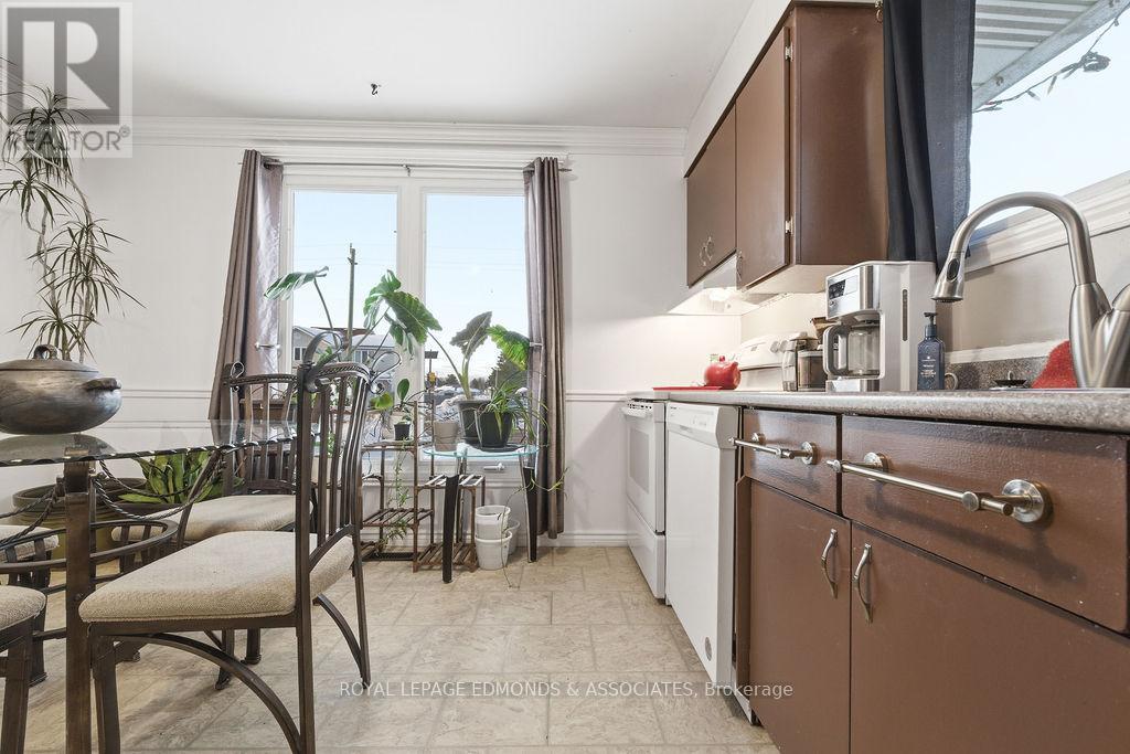 












31 HERMAN STREET

,
Petawawa,




Ontario
K8H1W1

