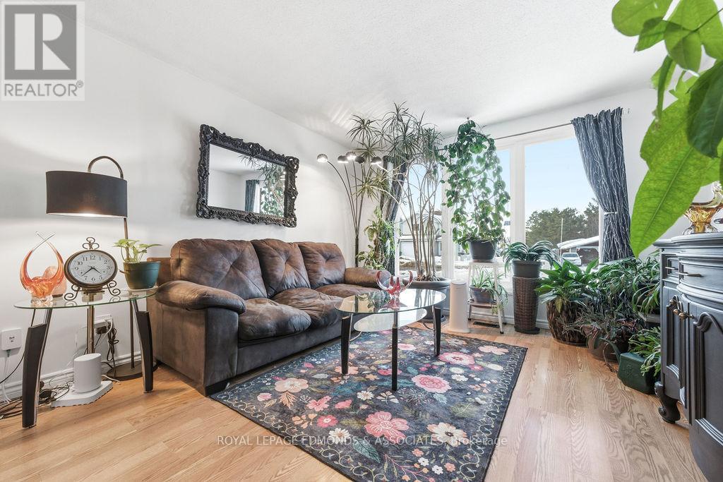 












31 HERMAN STREET

,
Petawawa,




Ontario
K8H1W1

