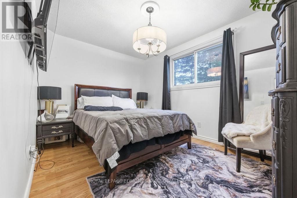 












31 HERMAN STREET

,
Petawawa,




Ontario
K8H1W1

