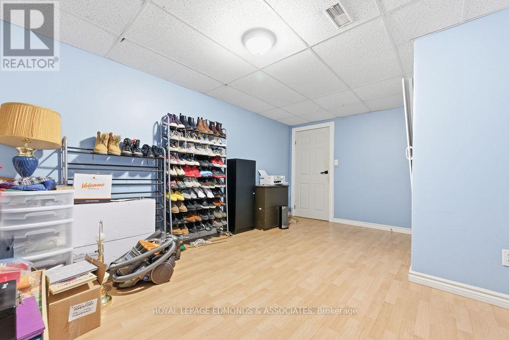 












31 HERMAN STREET

,
Petawawa,




Ontario
K8H1W1

