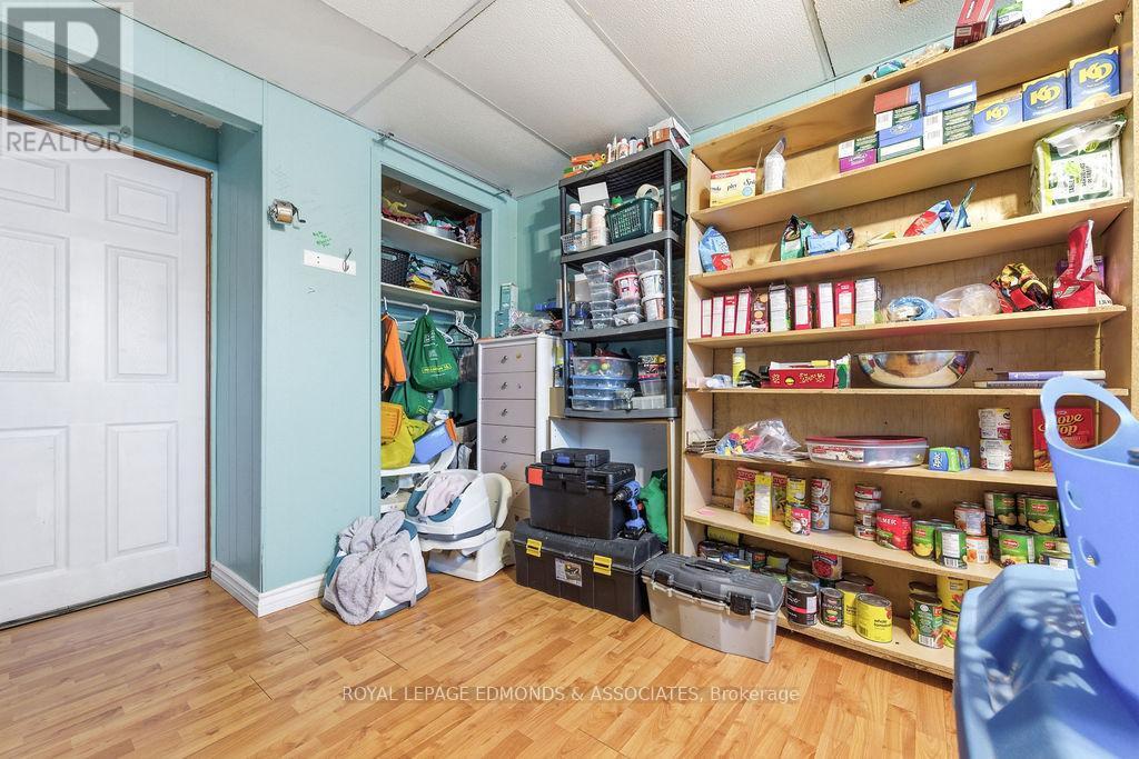 












31 HERMAN STREET

,
Petawawa,




Ontario
K8H1W1

