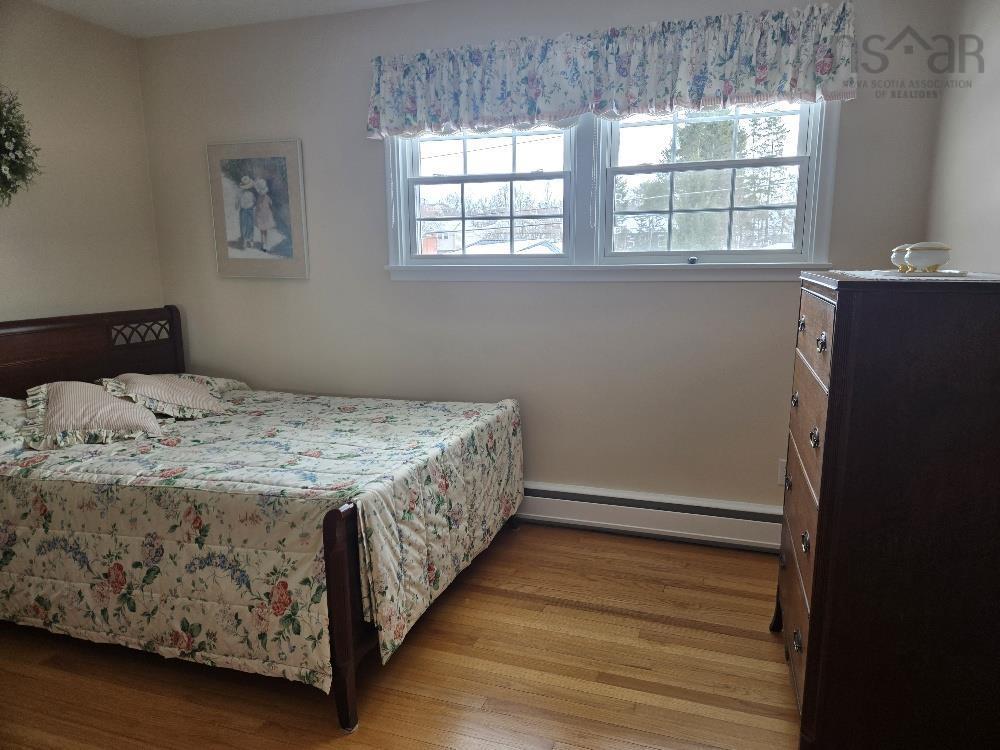 












35 Fairview Drive

,
Truro,




NS
B2N 1S2

