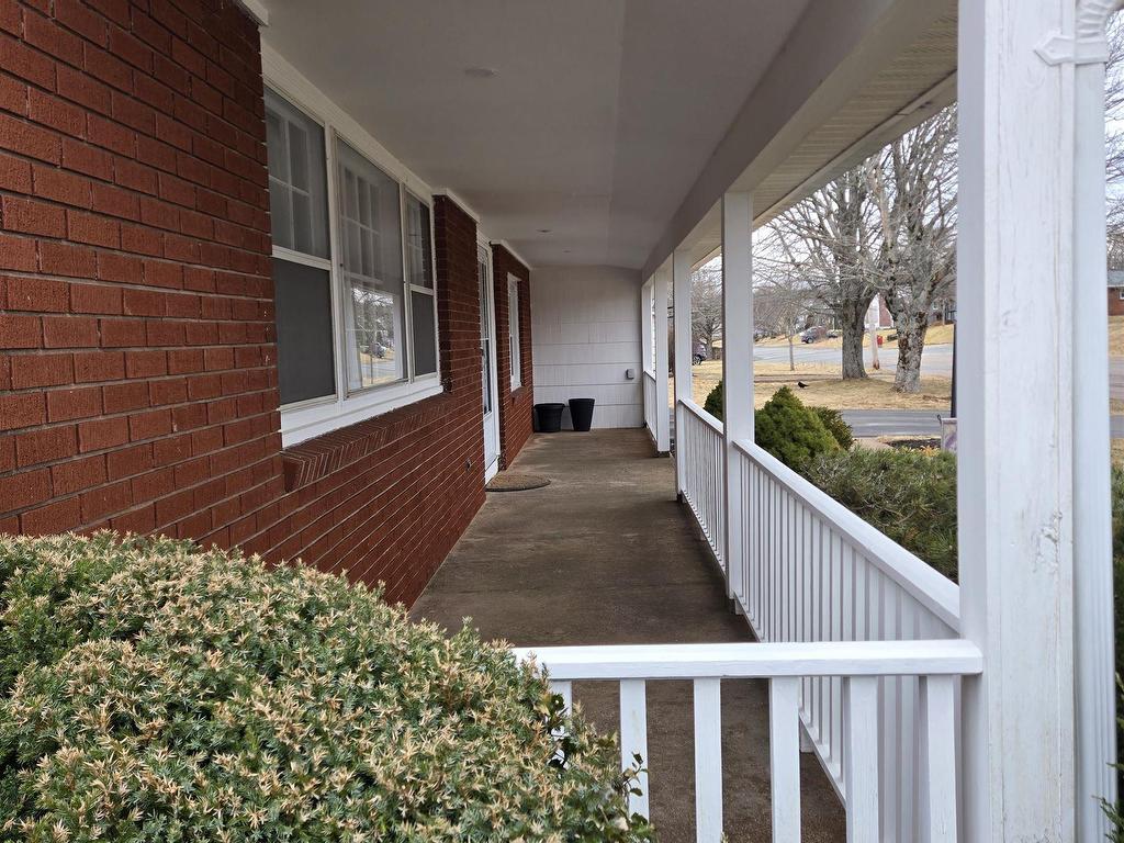 












35 Fairview Drive

,
Truro,




NS
B2N 1S2

