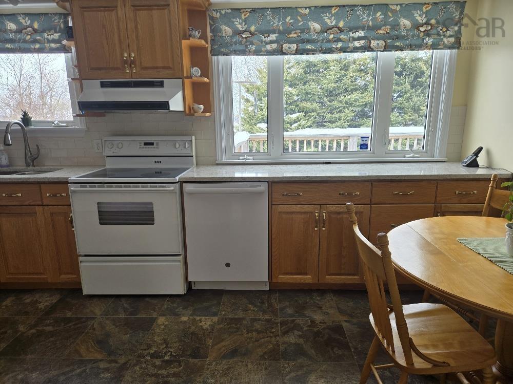 












35 Fairview Drive

,
Truro,




NS
B2N 1S2

