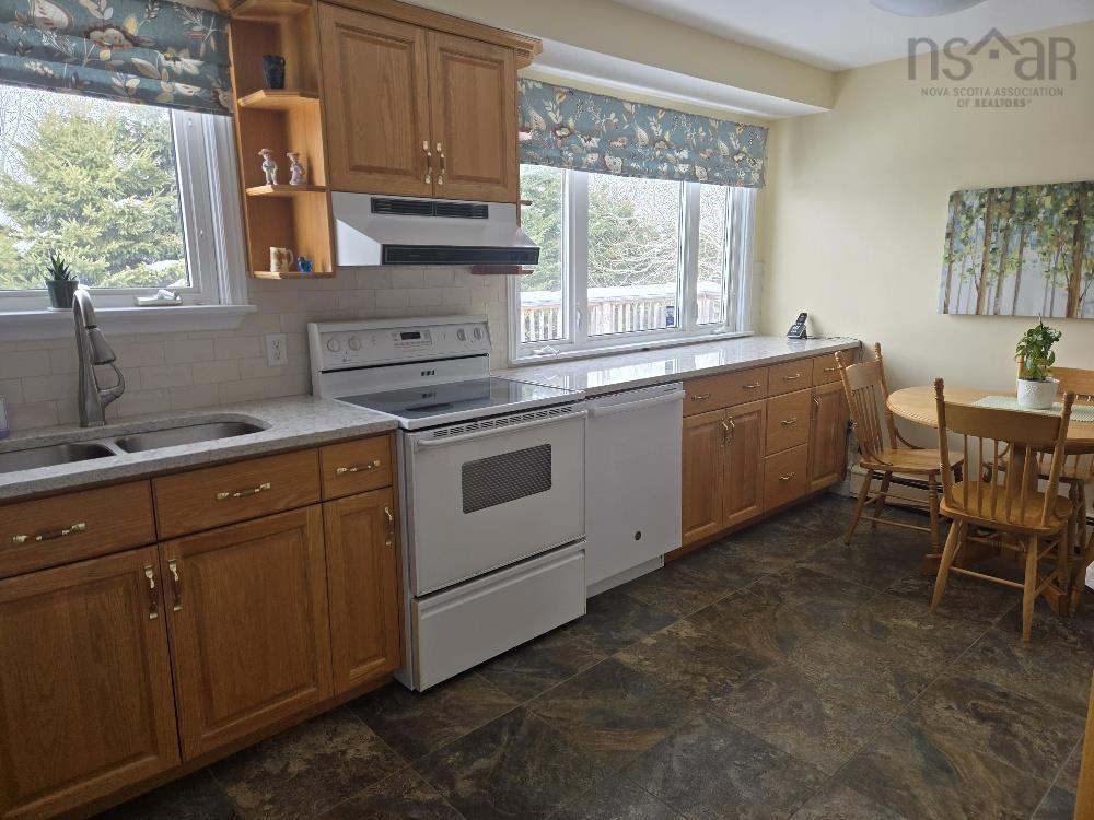 












35 Fairview Drive

,
Truro,




NS
B2N 1S2

