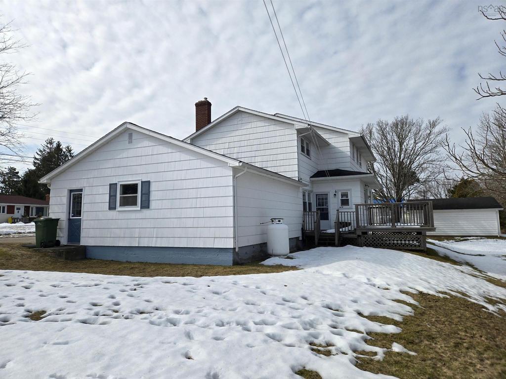 












35 Fairview Drive

,
Truro,




NS
B2N 1S2

